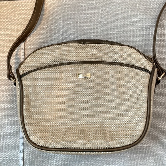 Liz Claiborne Cross Body Purse - Picture 14 of 14